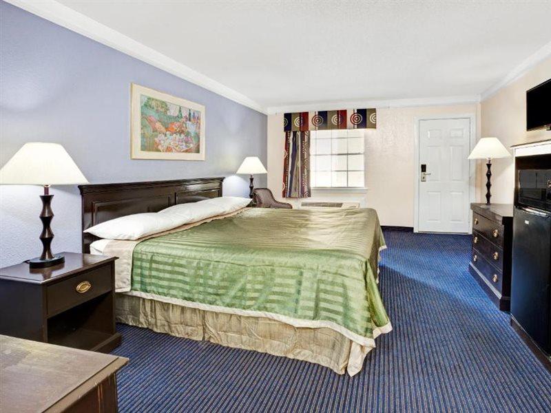 Travelodge By Wyndham North Richland Hills/Dallas/Ft Worth Exterior photo